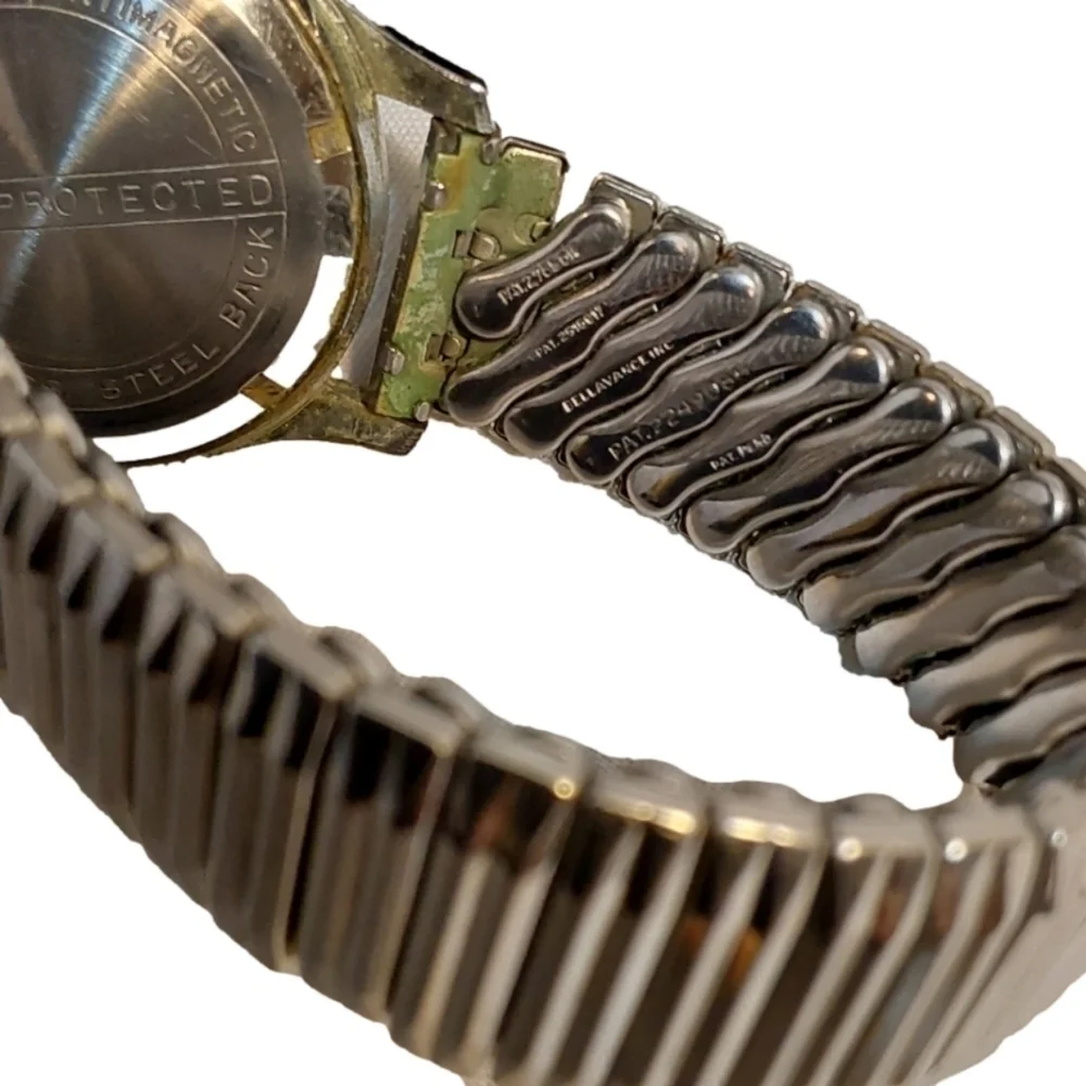 ELOGA this wristwatch
